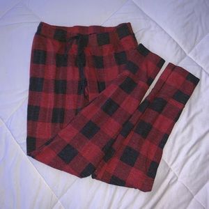 Plaid pajama pants🔴